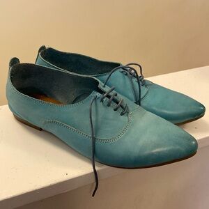 Bangi Handmade Handpainted Oxfords in turquoise